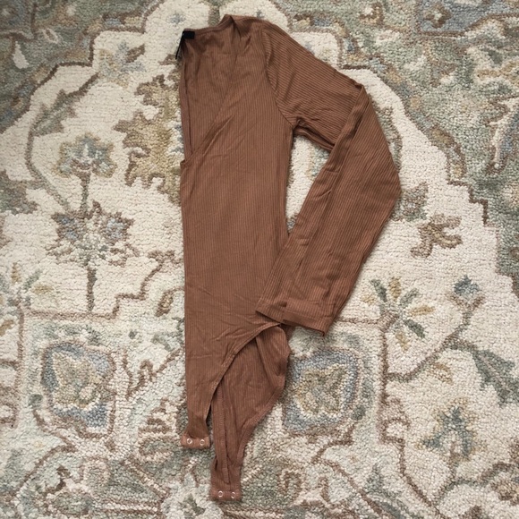 F21 Ribbed Bodysuit - Picture 5 of 7